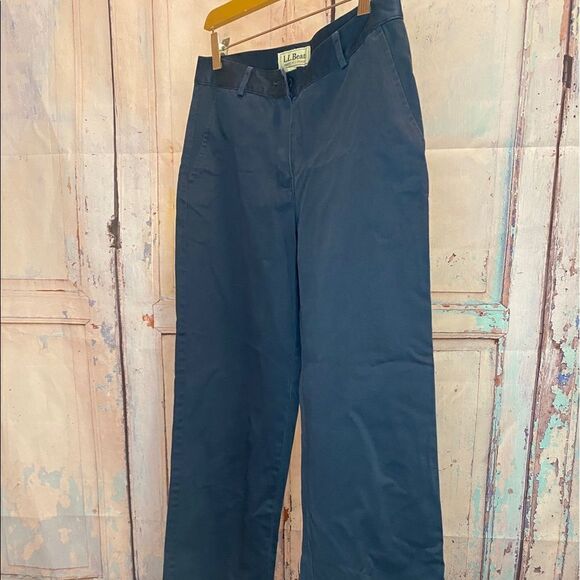Woman’s size 4 reg L.L. Bean straight leg, favorite fit pants - Picture 3 of 7